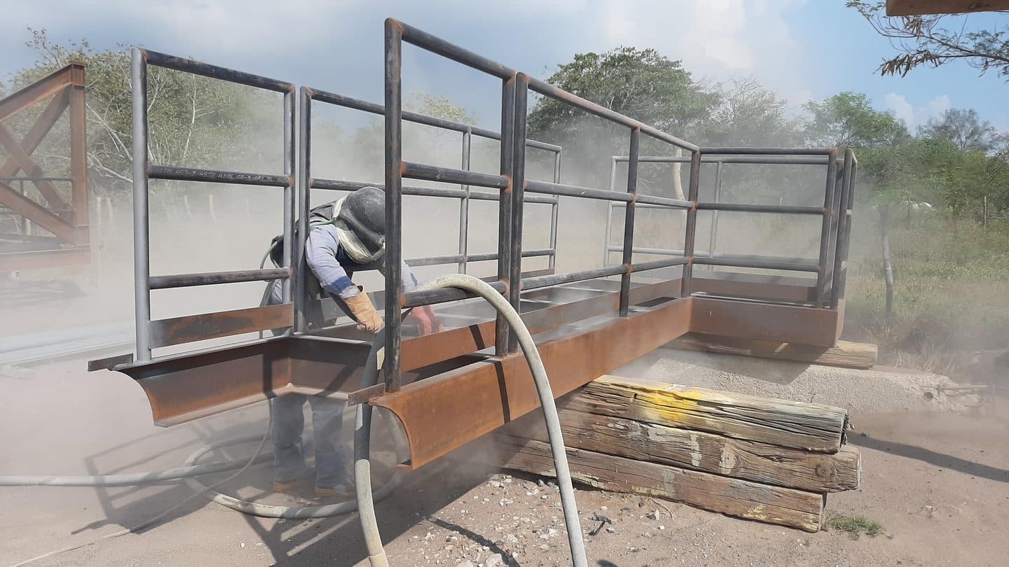 Preparación superficial de estructura metálica FITA